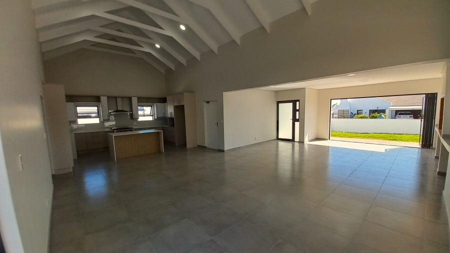 3 Bedroom Property for Sale in Brittania Beach Estate Western Cape